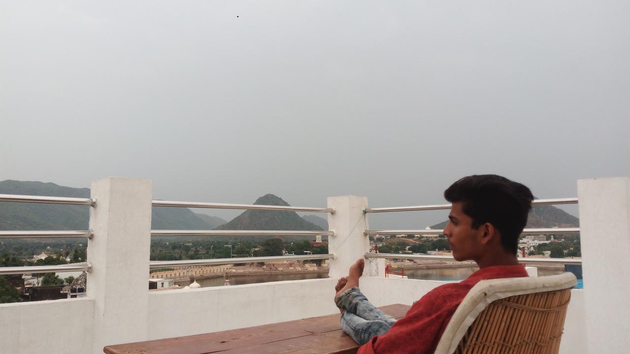 Hotel Pawan'S Palace พุชการ์ ภายนอก รูปภาพ